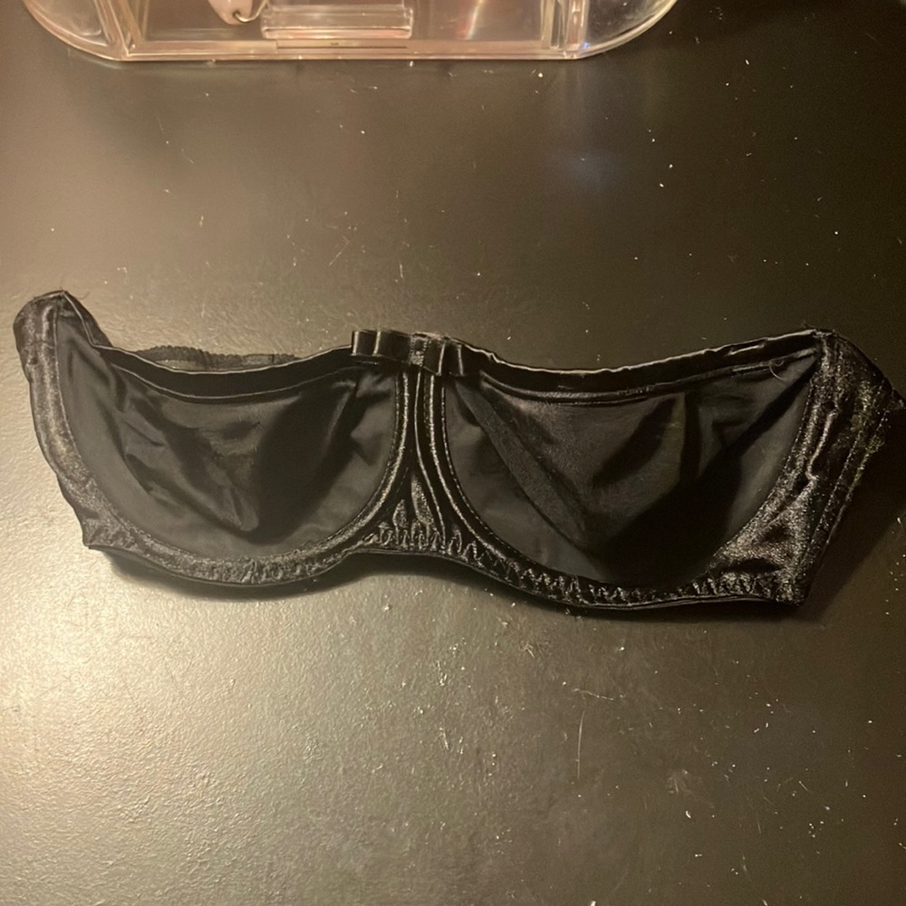 Strapless vs bra